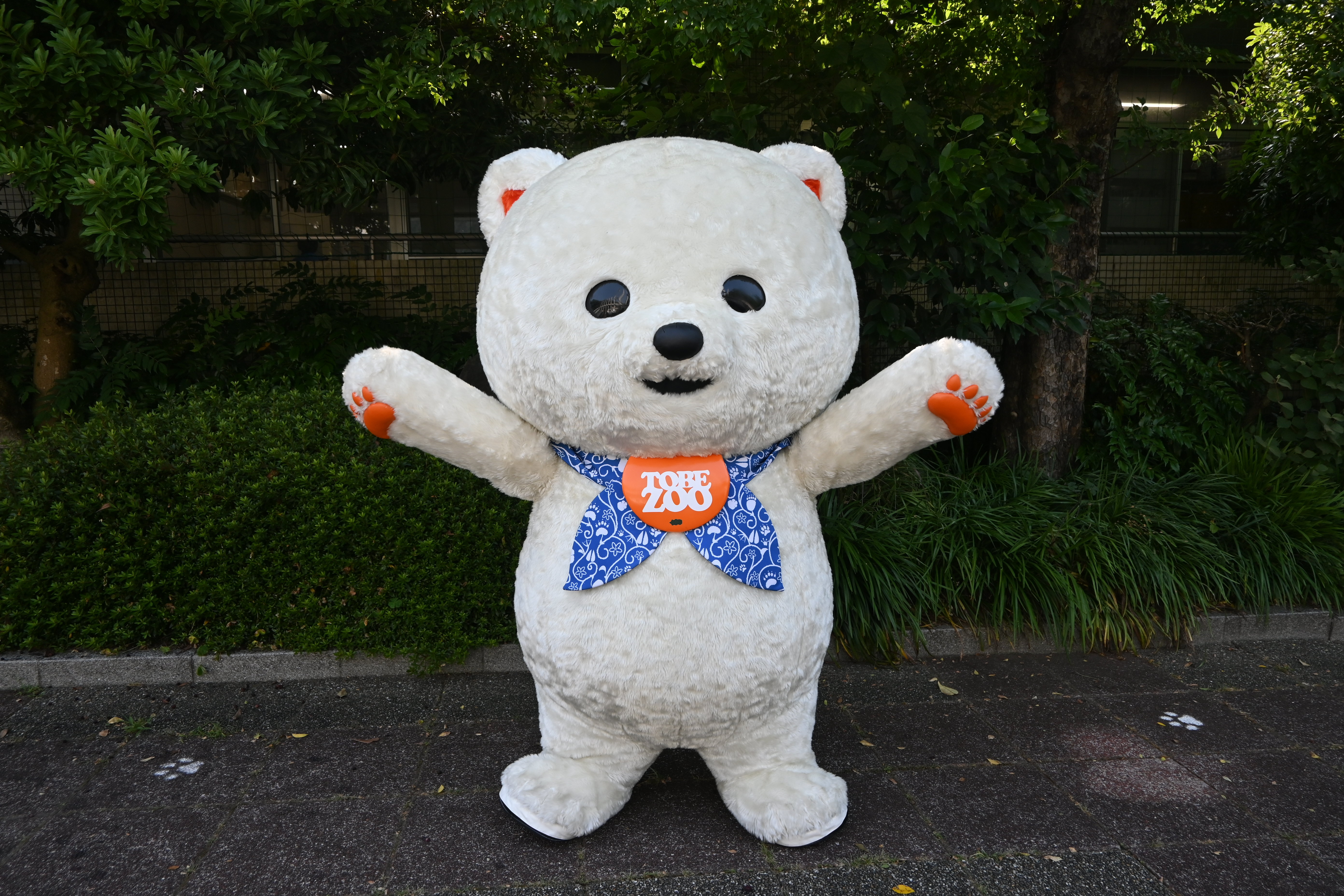 着ぐるみピースと写真を撮ろう！