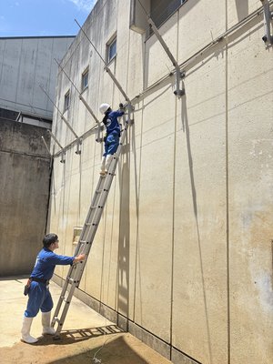１.ミストホース設置中.JPG